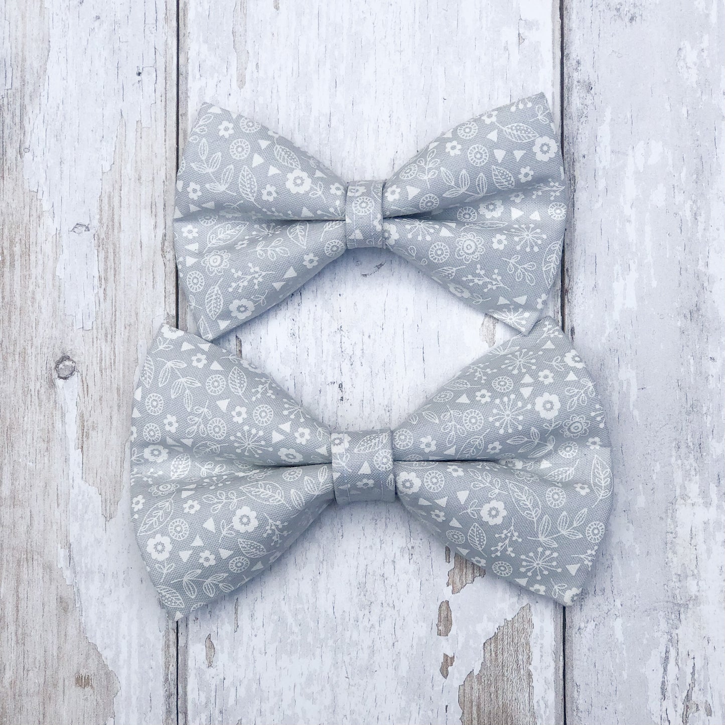 HETTY AND HUXLEY GREY FLORAL PET BOW TIE