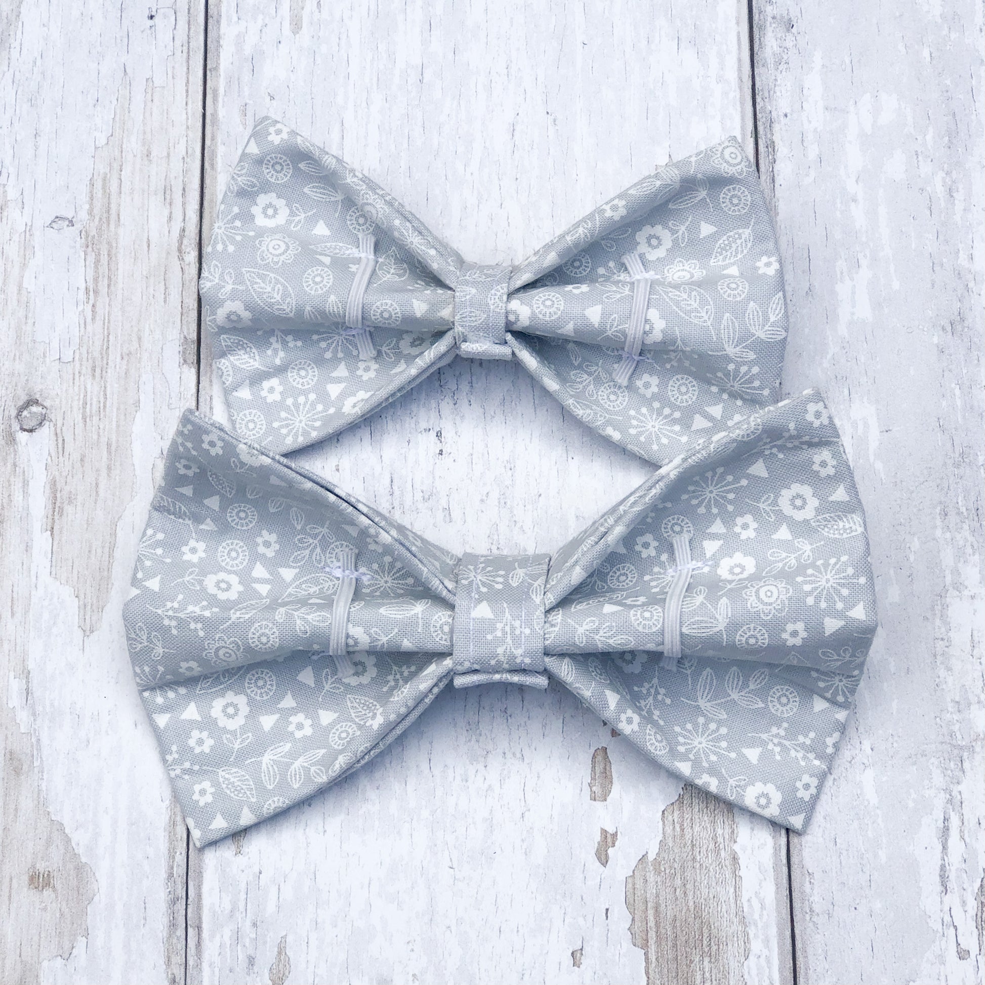 HETTY AND HUXLEY GREY FLORAL PET BOW TIE