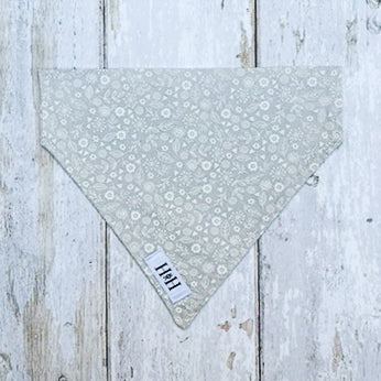 HETTY AND HUXLEY GREY FLORAL BANDANA MEDIUM