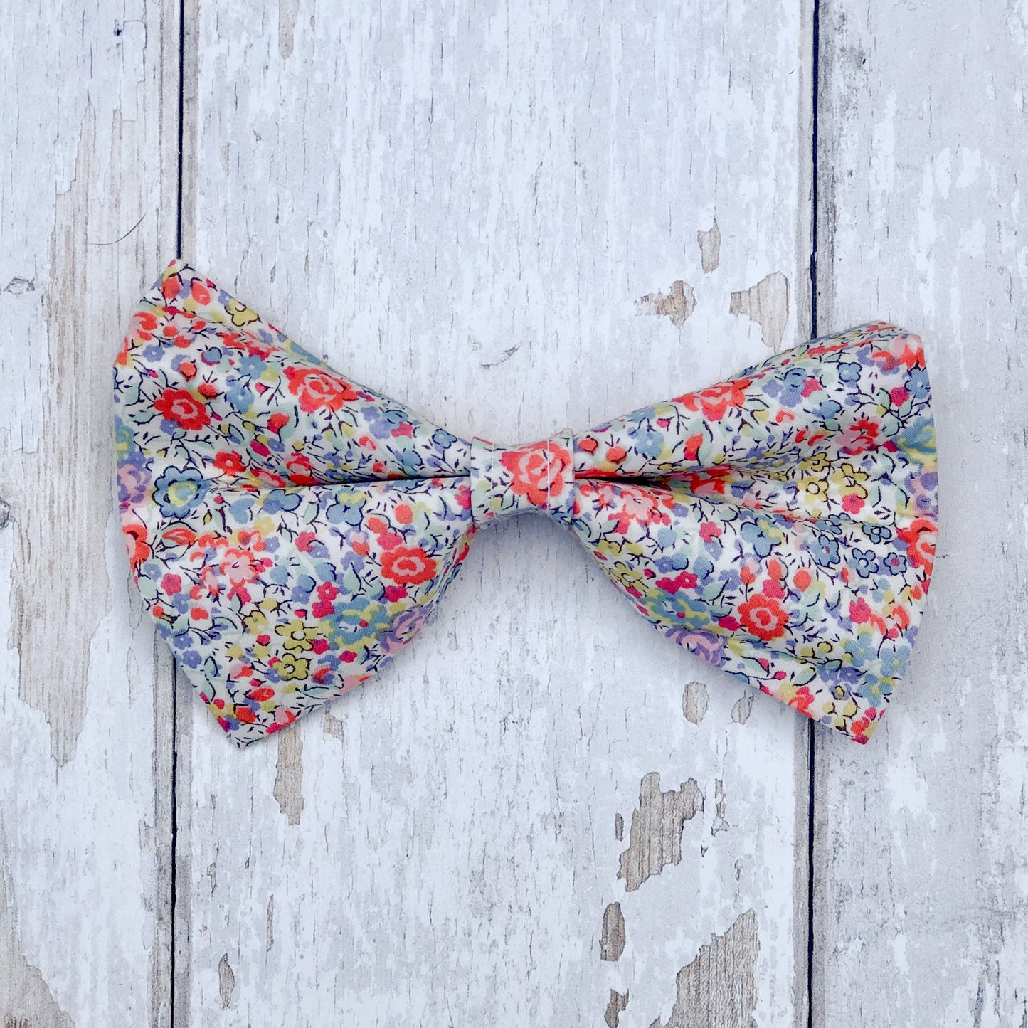 HETTY AND HUXLEY LIBERTY PASTEL FLORAL LARGE BOW TIE