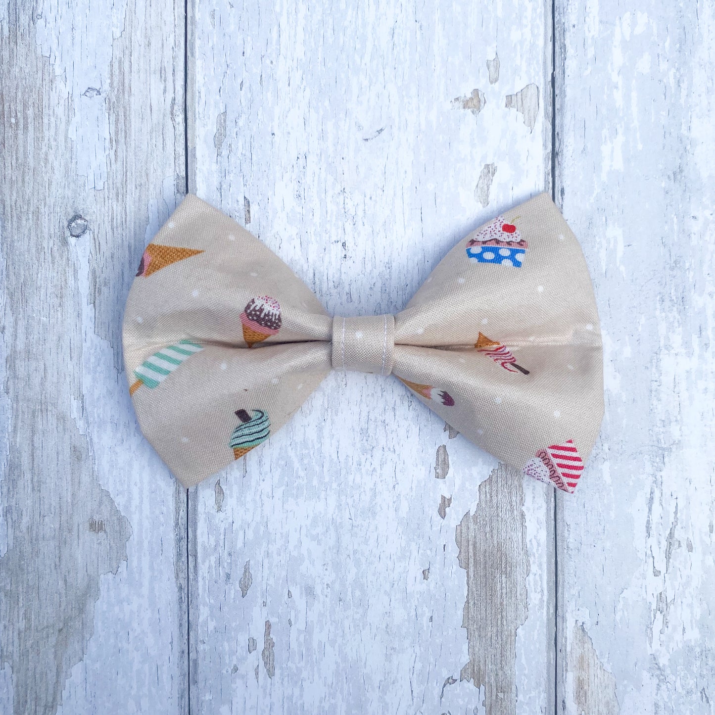 HETTY AND HUXLEY SWEET TREATS BOW TIE LARGE