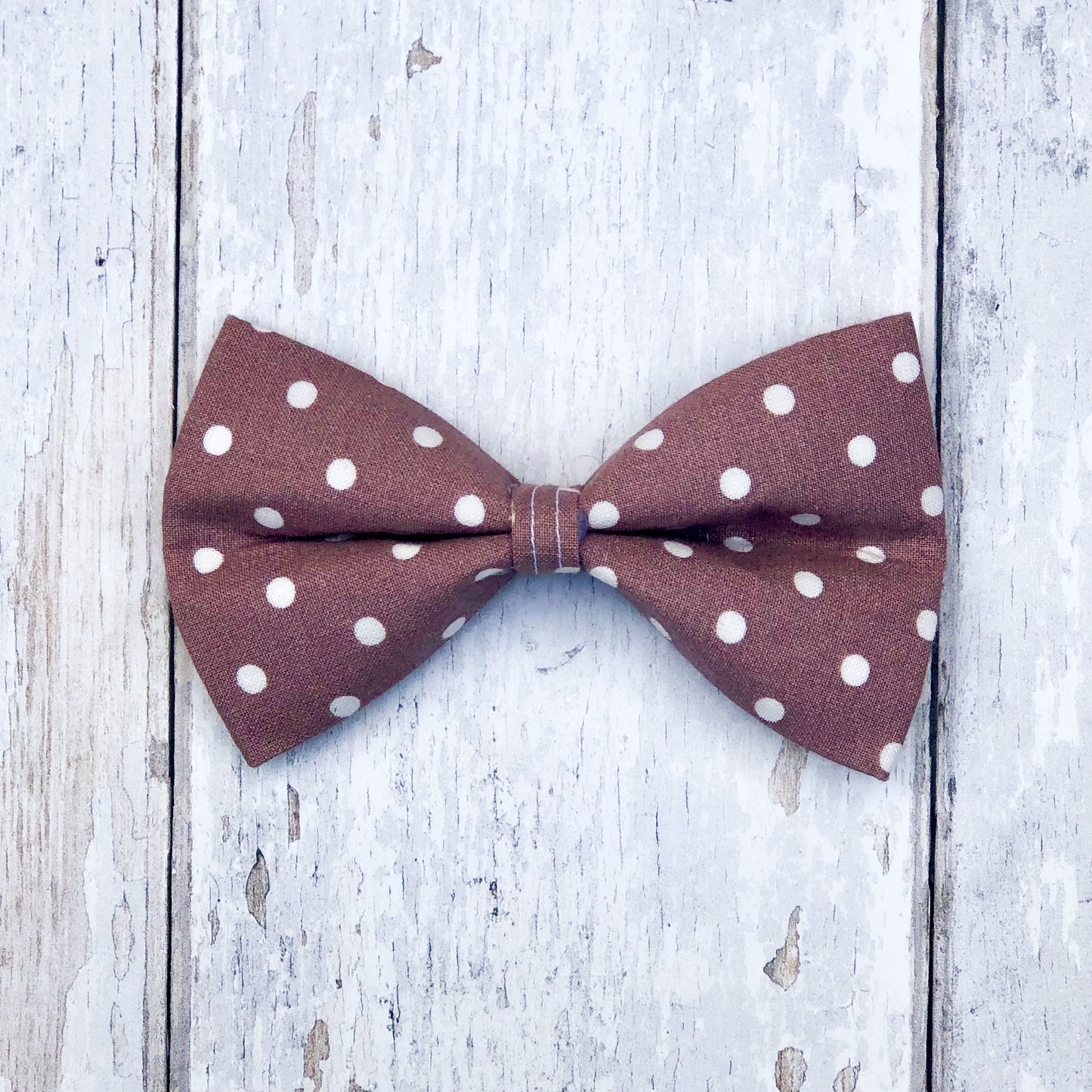 HETTY AND HUXLEY HEATHER SPOT BOW TIE MEDIUM