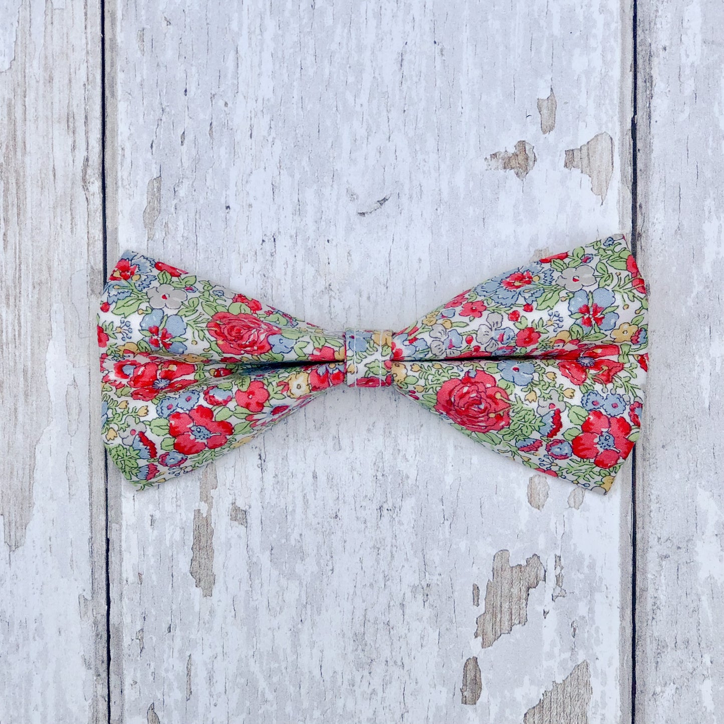 HETTY AND HUXLEY LIBERTY FLORAL MEDIUM BOW TIE