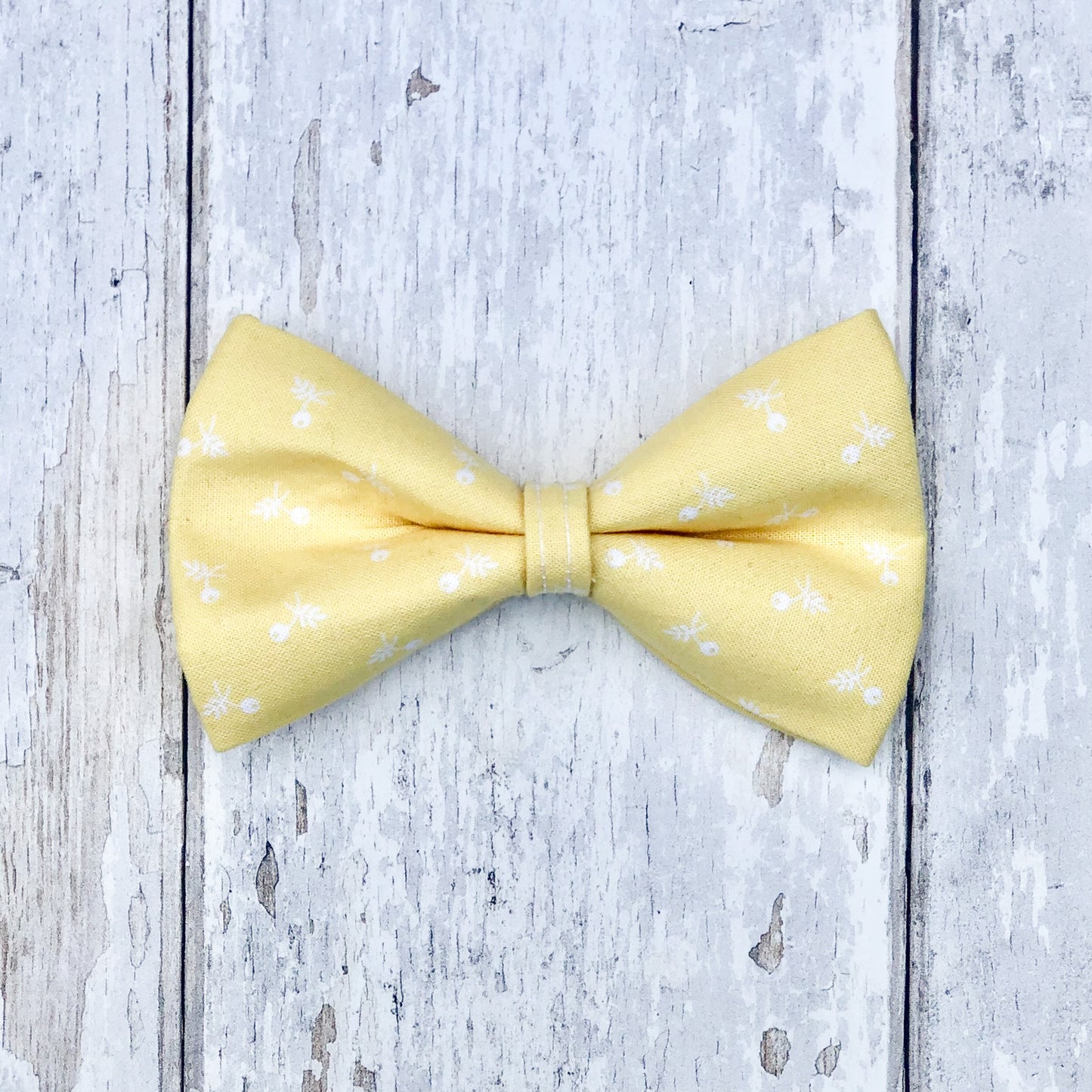 HETTY AND HUXLEY YELLOW DAFFODIL PET BOW TIE MEDIUM