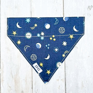 HETTY AND HUXLEY MOONS AND STARS GLOW IN THE DARK BANDANA LARGE