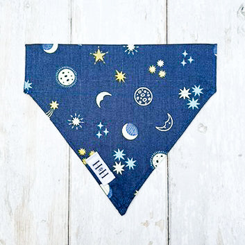 HETTY AND HUXLEY MOONS AND STARS GLOW IN THE DARK BANDANA MEDIUM