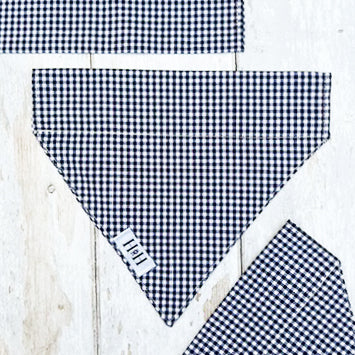 HETTY AND HUXLEY NAVY GINGHAM BANDANA