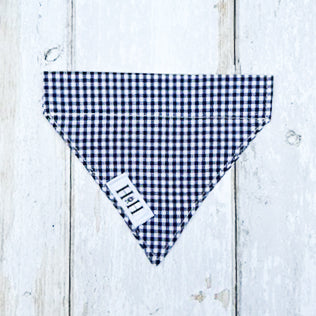 HETTY AND HUXLEY NAVY GINGHAM BANDANA XSMALL