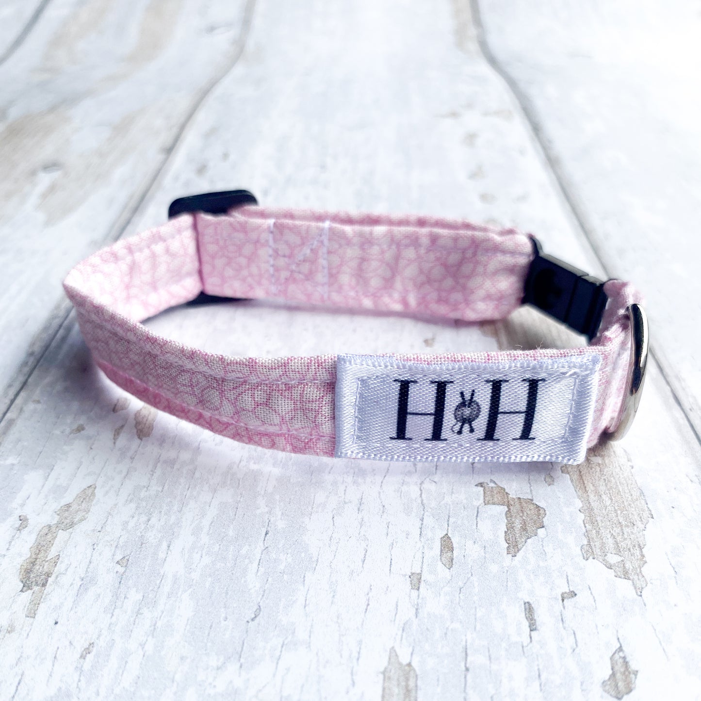 HETTY AND HUXLEY PINK WIGGLES CAT COLLAR