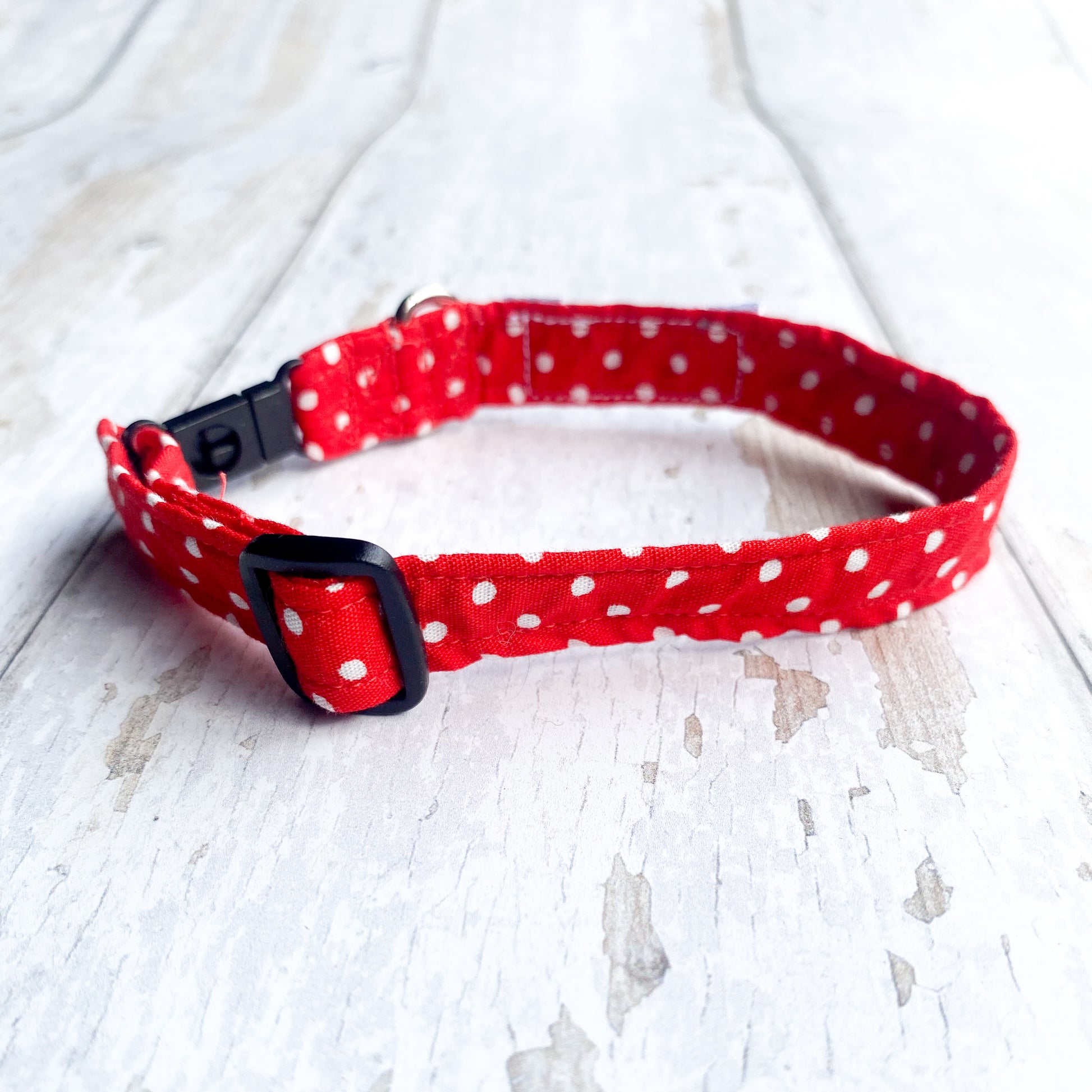 HETTY AND HUXLEY RED POLKA DOT CAT COLLAR