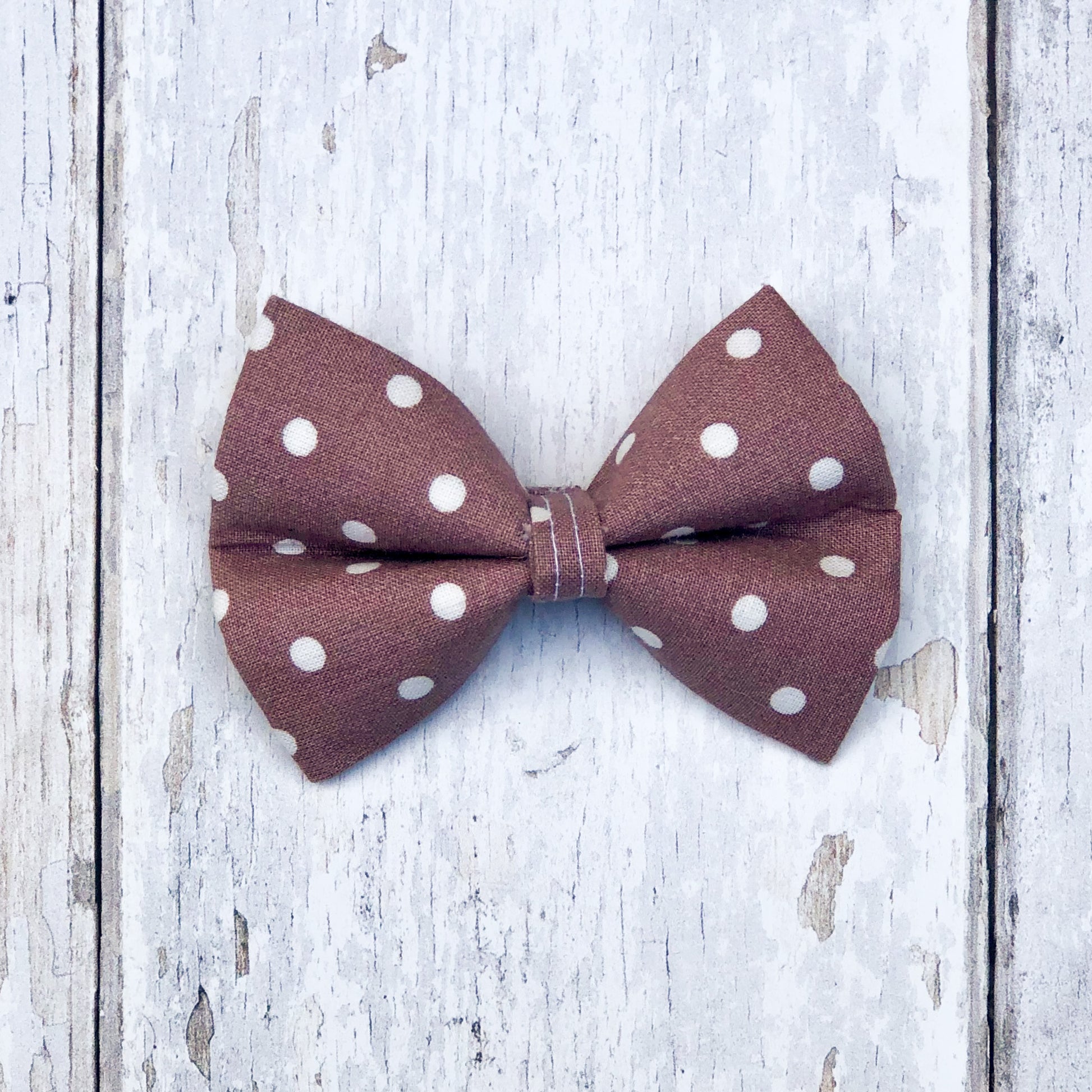 HETTY AND HUXLEY HEATHER SPOT BOW TIE SMALL