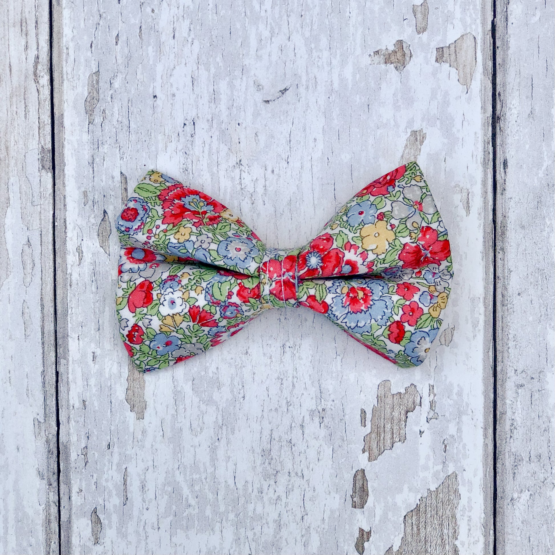 HETTY AND HUXLEY LIBERTY FLORAL SMALL BOW TIE