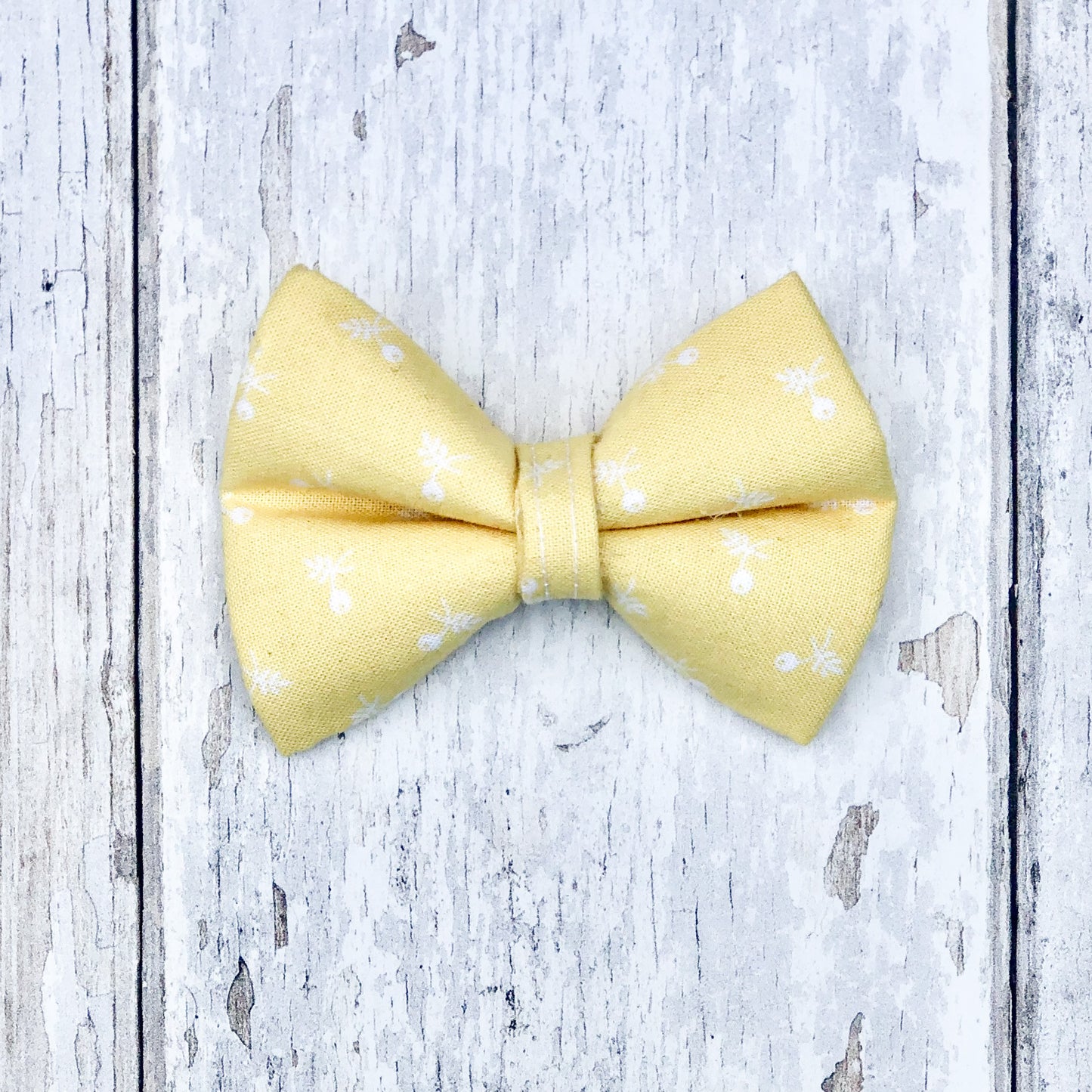 HETTY AND HUXLEY YELLOW DAFFODIL PET BOW TIE SMALL