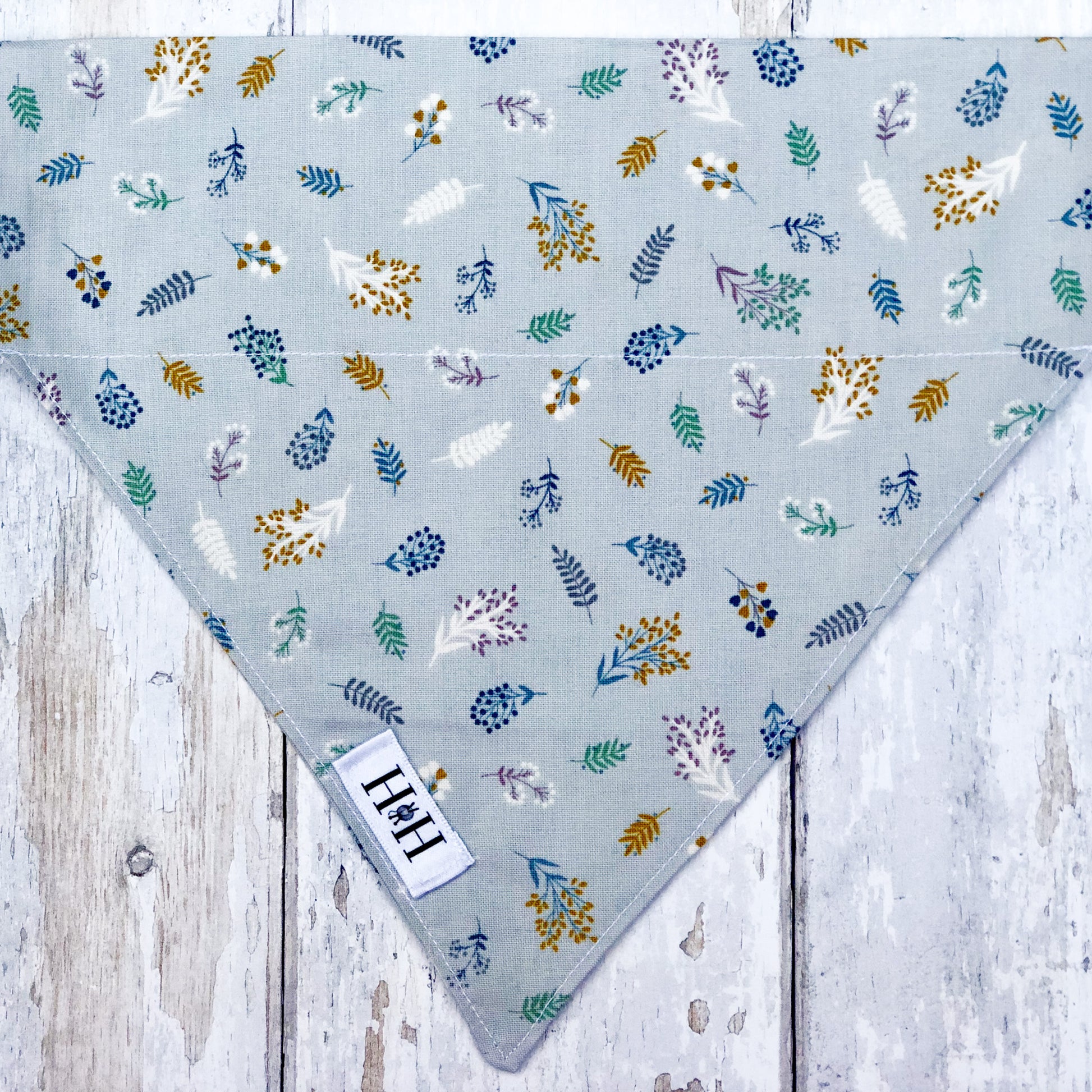 HETTY AND HUXLEY SPRING SPRIGS BANDANA LARGE