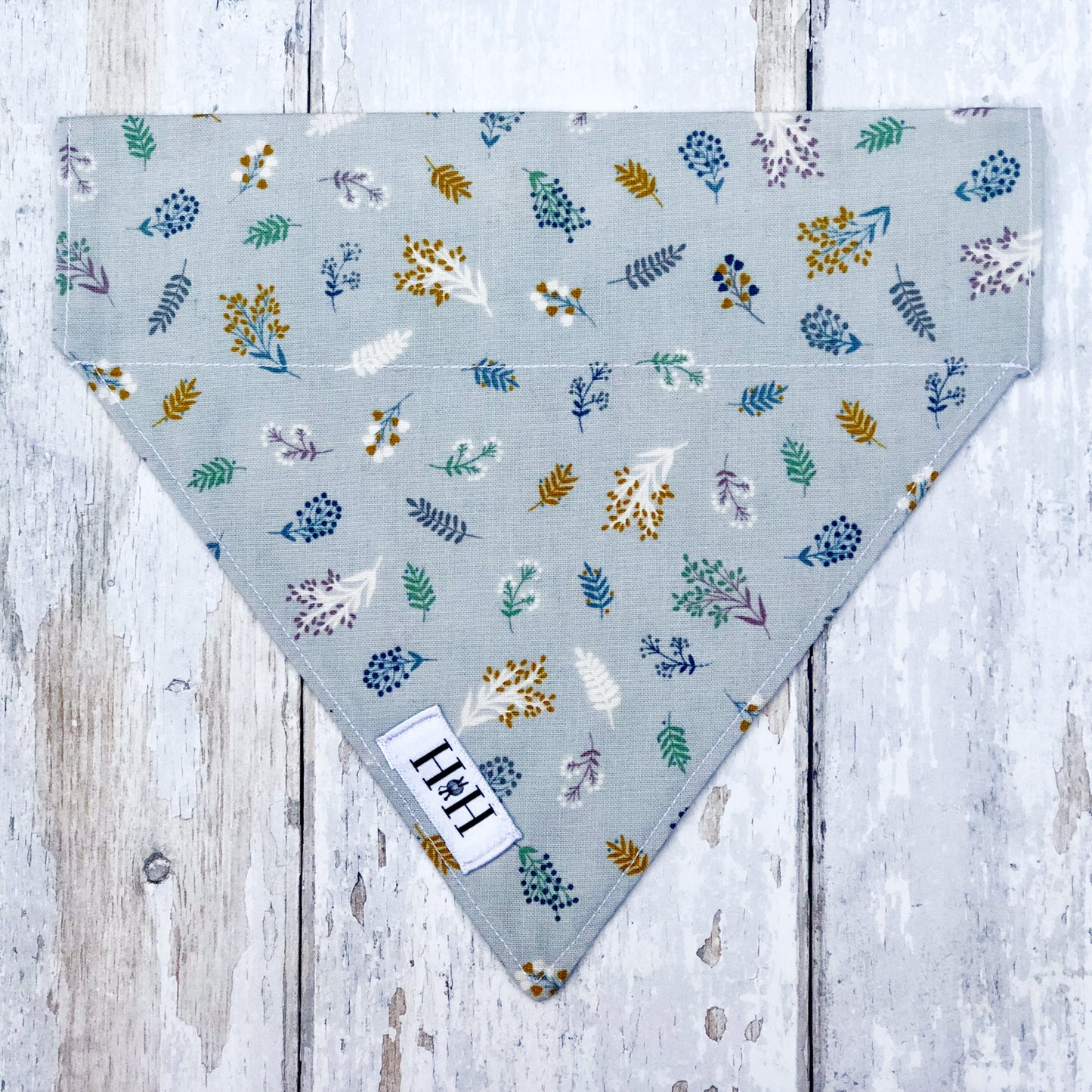 HETTY AND HUXLEY SPRING SPRIGS BANDANA MEDIUM