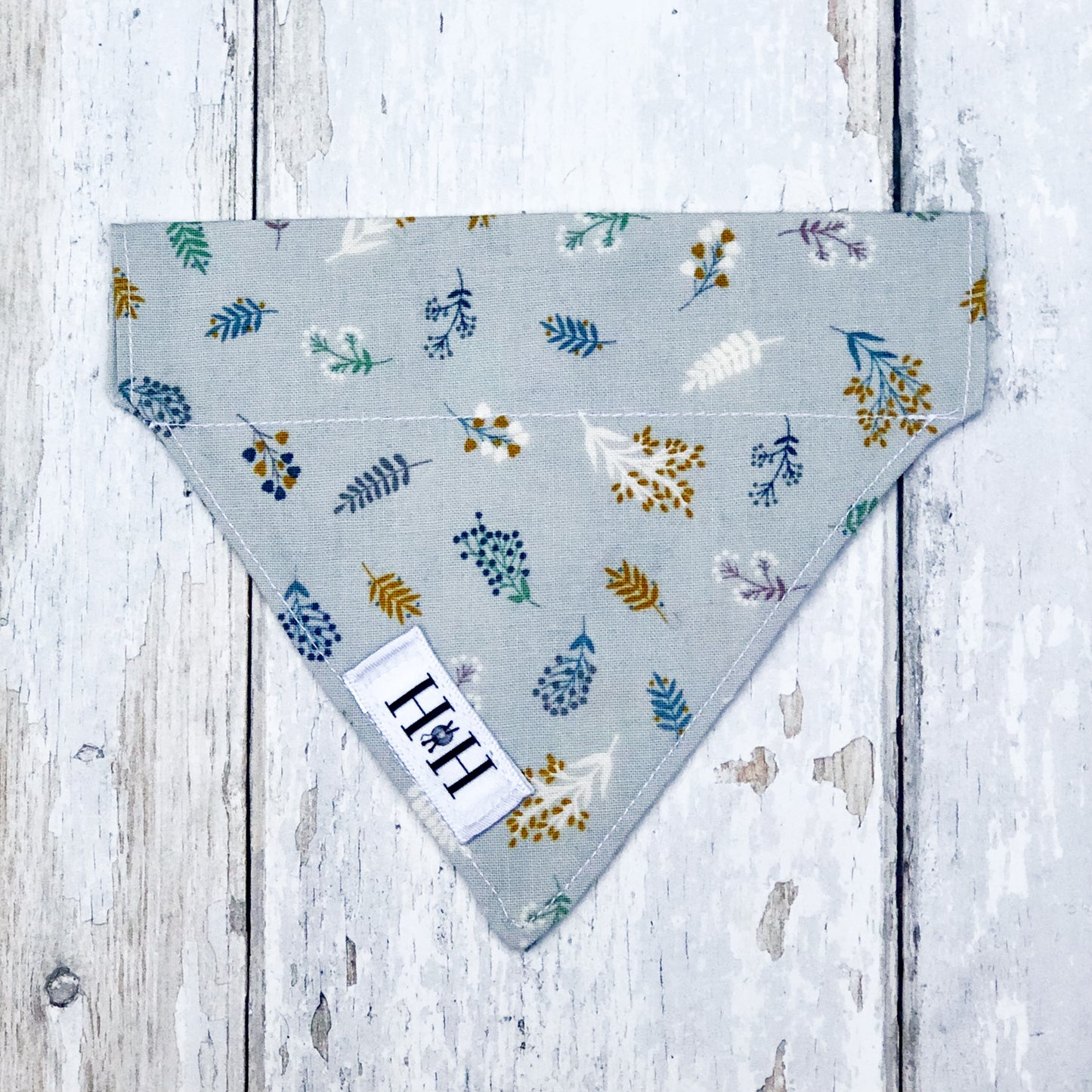 HETTY AND HUXLEY SPRING SPRIGS BANDANA XSMALL